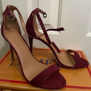 size 10 maroon stiletto heels
